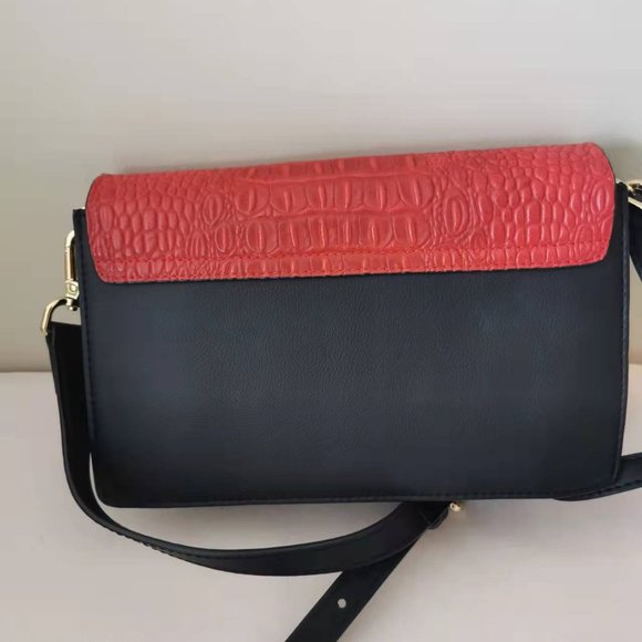 Real leather Crossbody bag in Red and Black - Picture 2 of 2